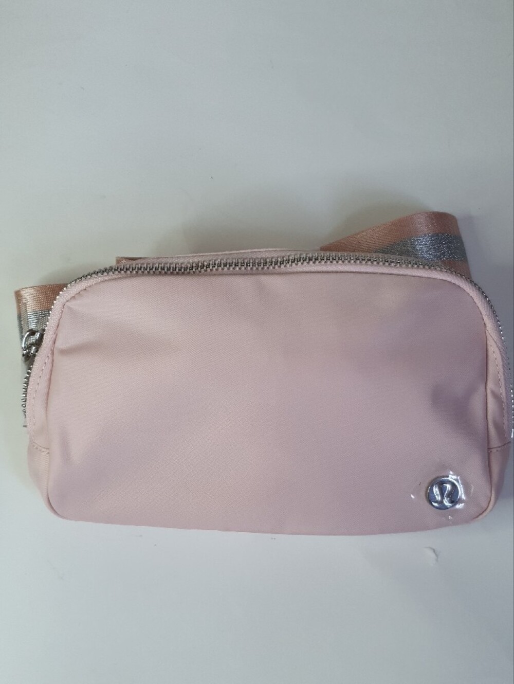Everywhere Belt Bag 1L *Wordmark ColourPink Mist/Silver/White Opal + FREE GIFT